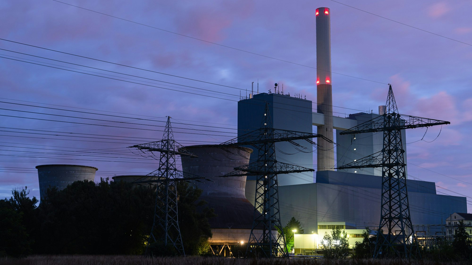 Vertreter von EU-Staaten haben sich nach Informationen der Deutschen Presse-Agentur auf einen Notfallplan zur Senkung des Gaskonsums verständigt. Unser Foto zeigt das Uniper-Gaskraftwerk in Gebersdorf.