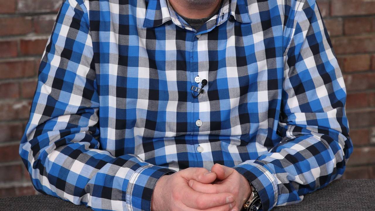 Walter "Waldi" Lehnertz, hier bei einem undatierten Fototermin für Bares für Rares, versuchte sich auf Instagram im Rollschuhlaufen.