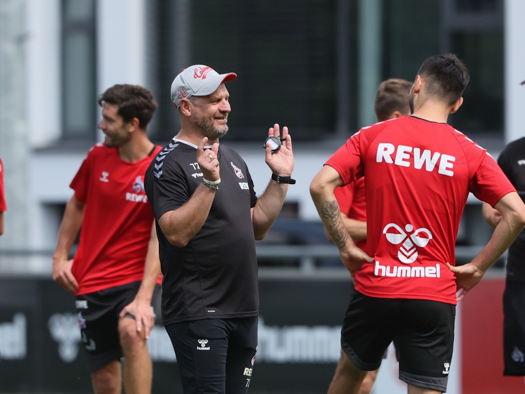 FC-Coach Steffen Baumgart beim ersten Training der Pokal-Woche, am Dienstagvormittag (26. Juli 2022)