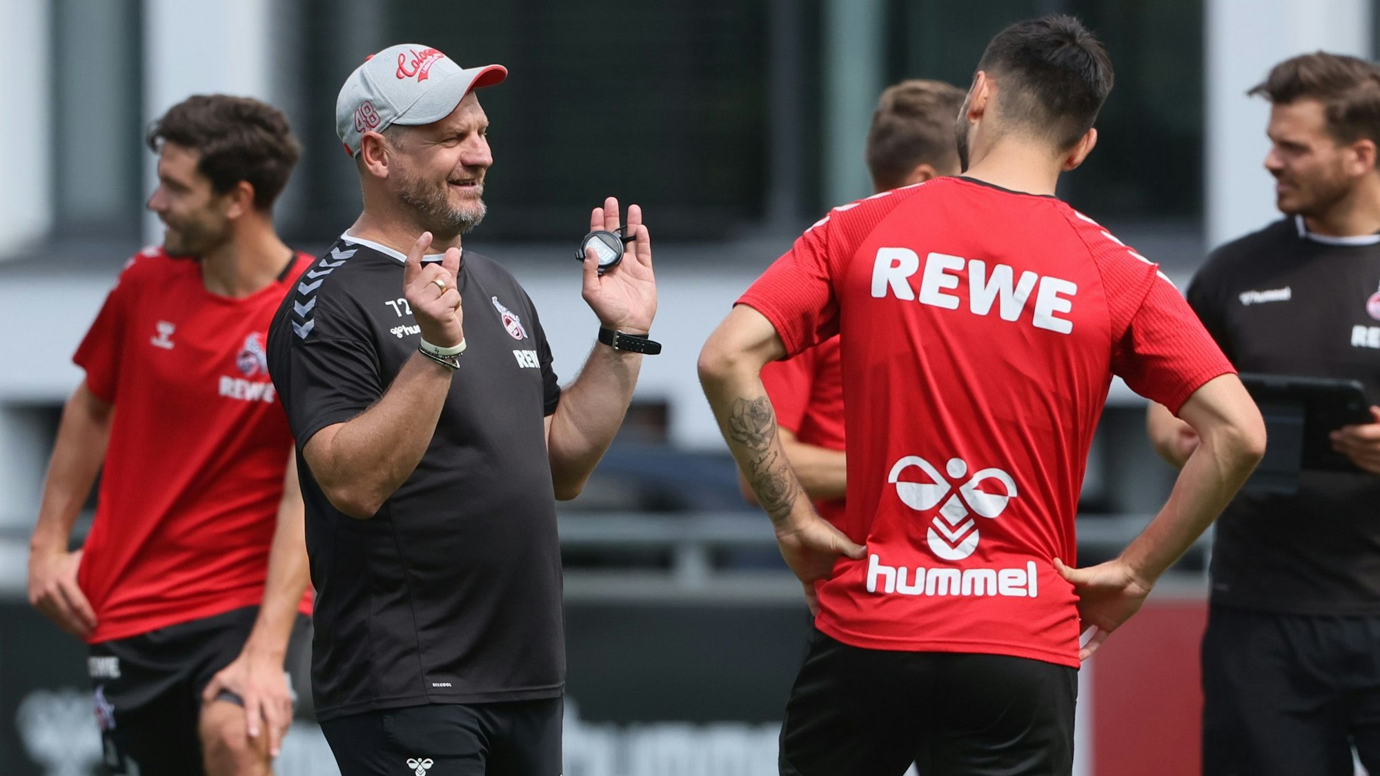 FC-Coach Steffen Baumgart beim ersten Training der Pokal-Woche, am Dienstagvormittag (26. Juli 2022)