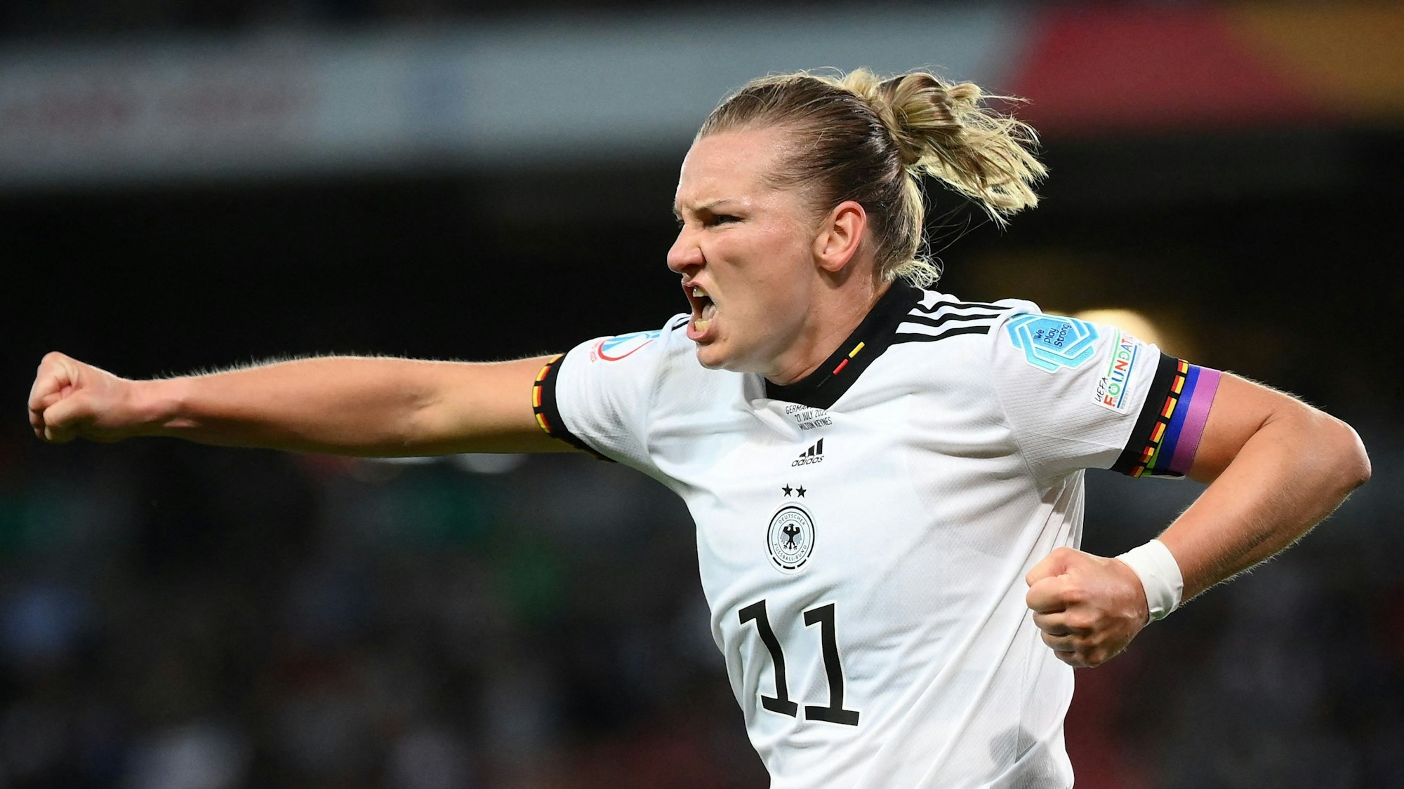 Alexandra Popp bejubelt ihr Tor im EM-Halbfinale gegen Frankreich