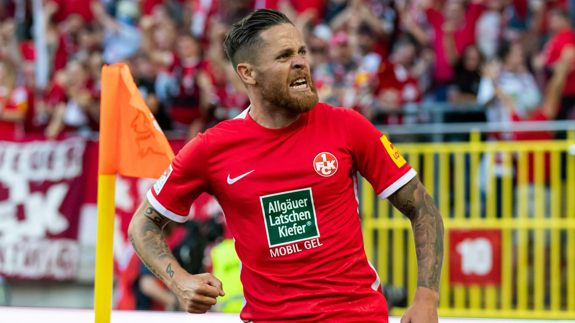 Mike Wunderlich bejubelt seinen Treffer zum 1:0.