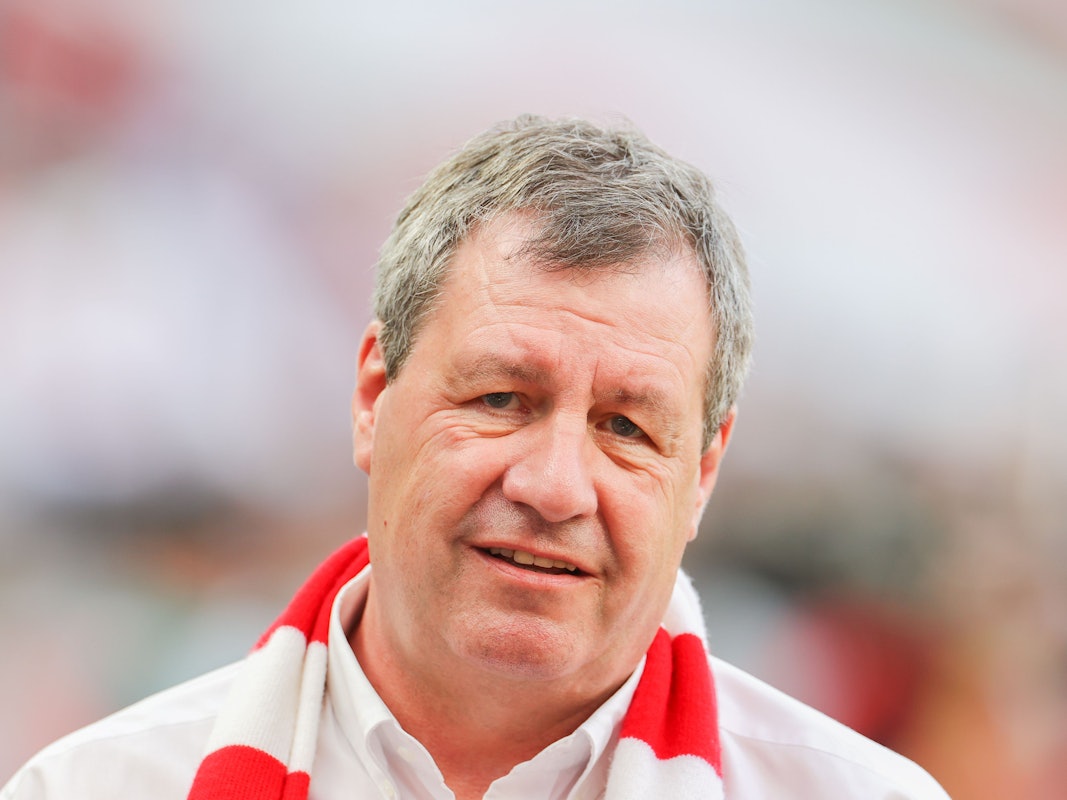 Werner Wolf schaut in die Kamera.