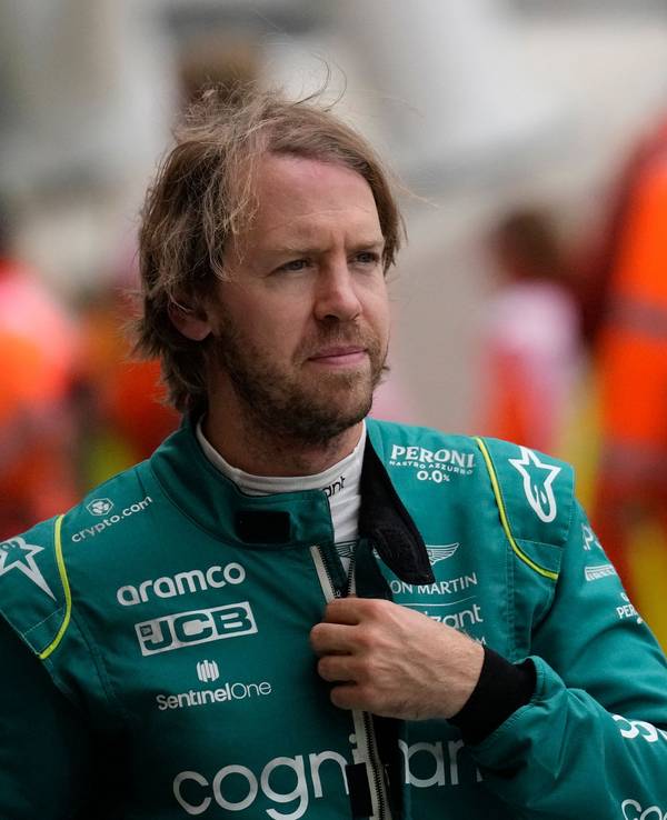 Aston-Martin-Pilot Sebastian Vettel (Deutschland) nach dem 3. Freien Training.