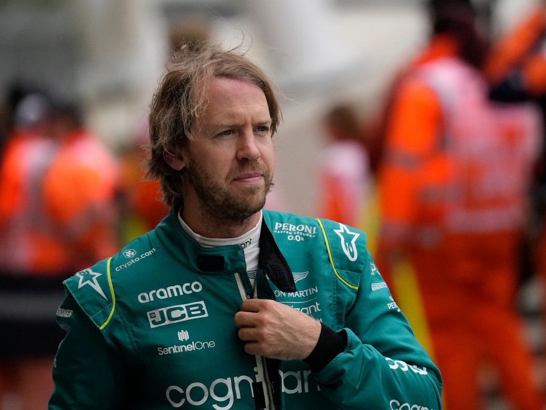 Aston-Martin-Pilot Sebastian Vettel (Deutschland) nach dem 3. Freien Training.