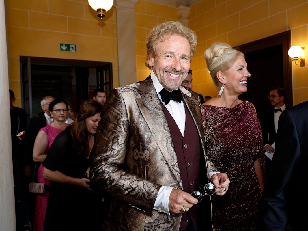 Thomas Gottschalk und Karina Mroß bei der Eröffnung der Bayreuther Richard-Wagner-Festspiele im Festspielhaus auf dem Grünen Hügel.