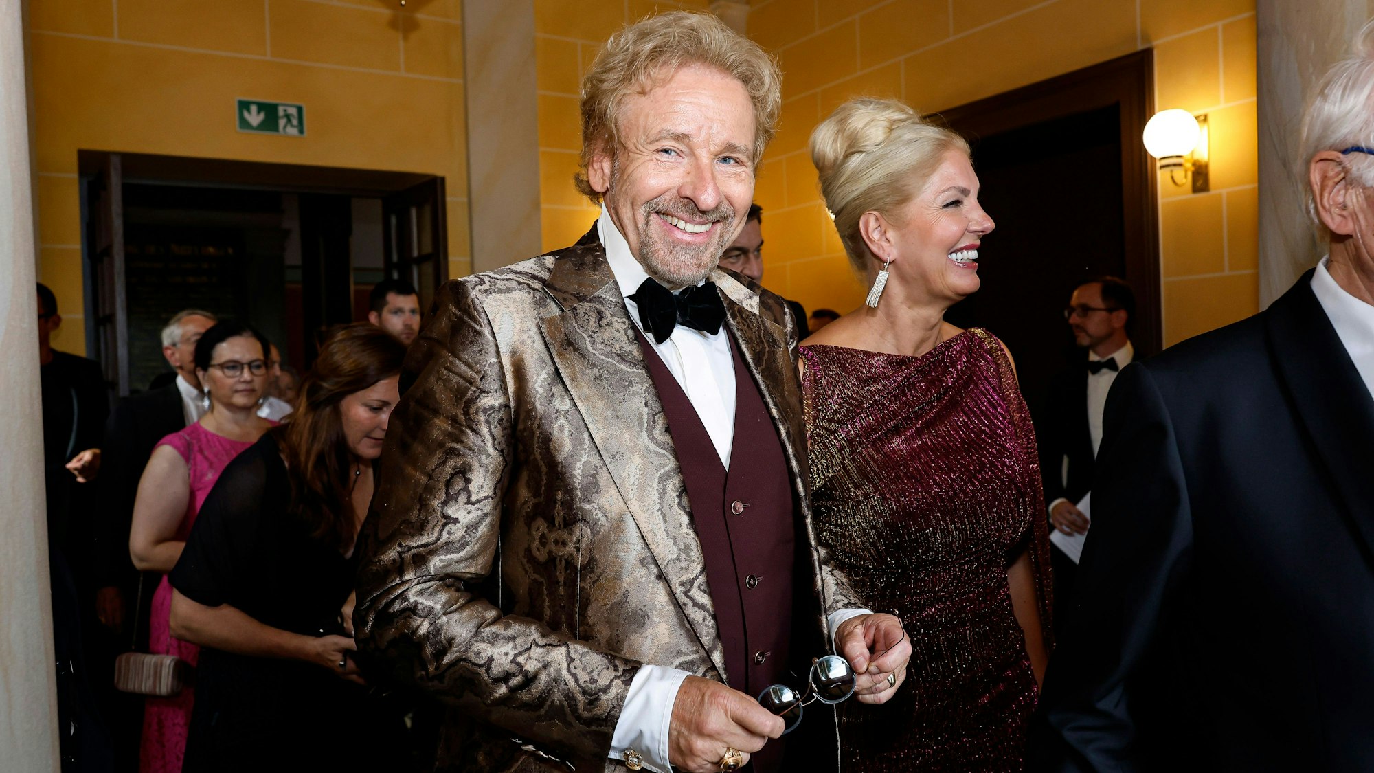 Thomas Gottschalk und Karina Mroß bei der Eröffnung der Bayreuther Richard-Wagner-Festspiele im Festspielhaus auf dem Grünen Hügel.