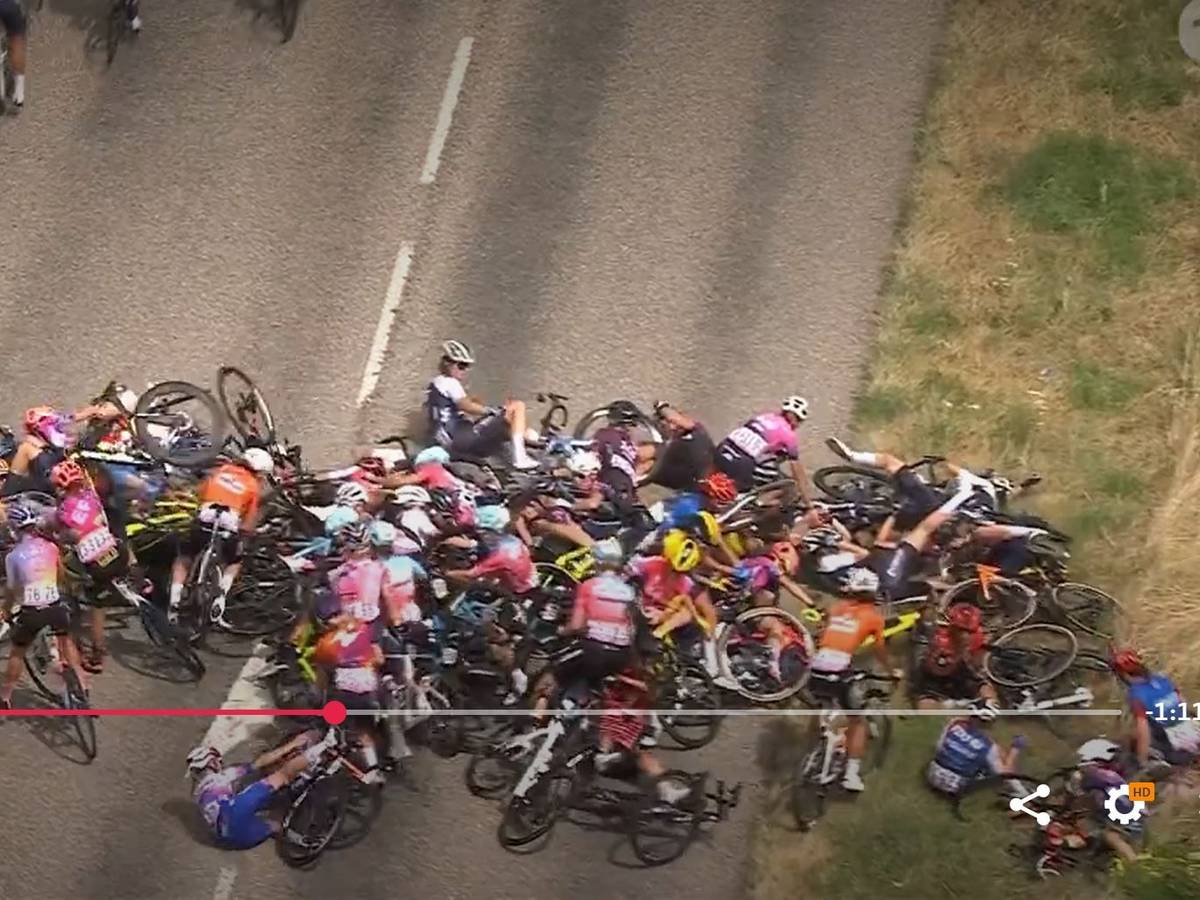Rund 30 Fahrerinnen stürzen auf der 5. Etappe der Tour de France.