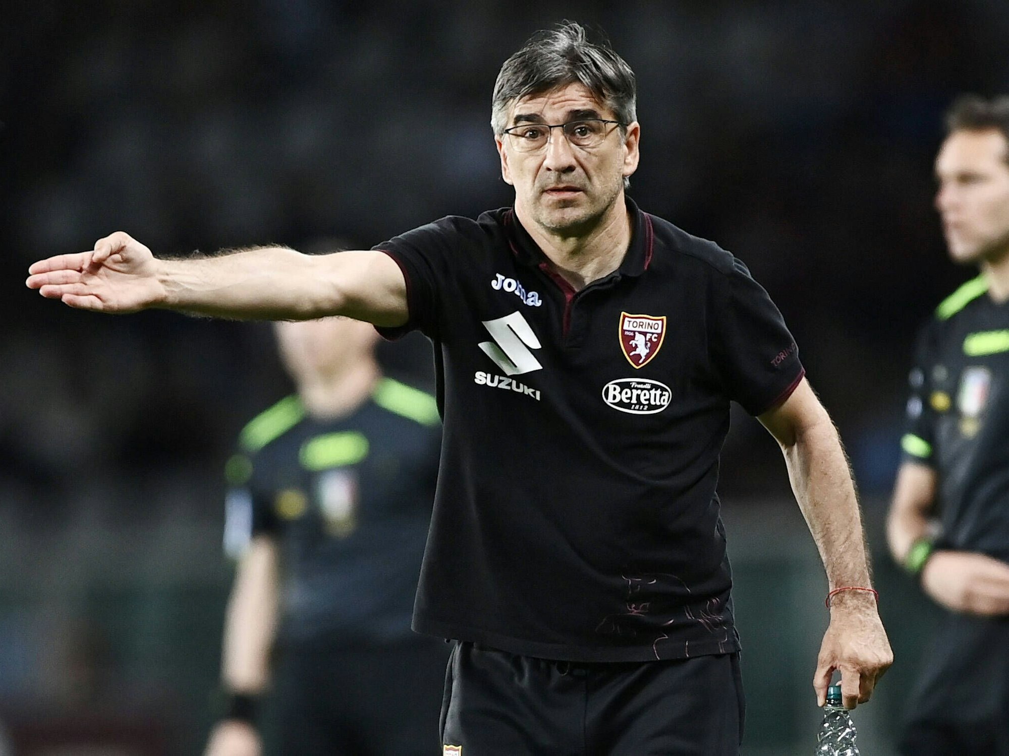 Ivan Juric gestikuliert bei einem Spiel des FC Turin an der Seitenlinie.