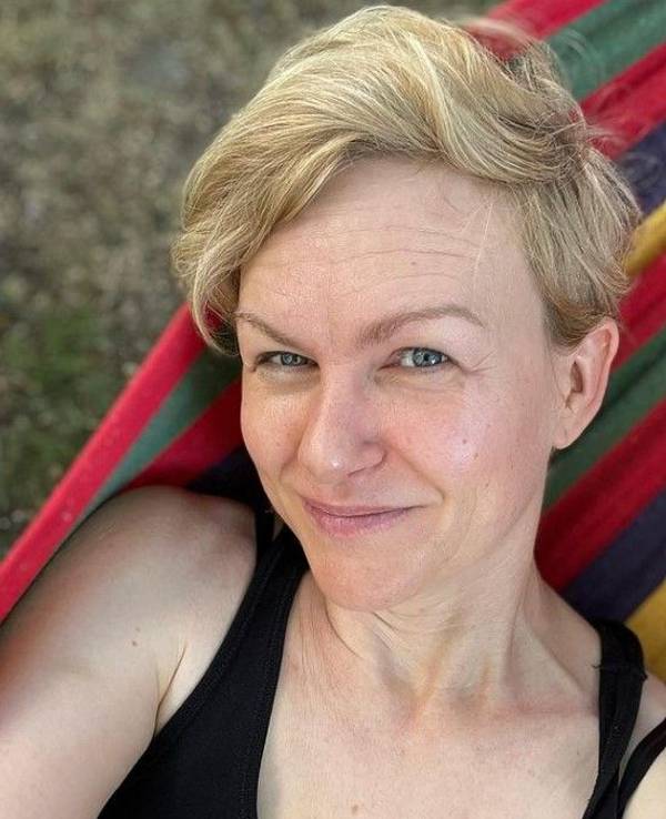 Karen Heinrichs, hier auf einem Instagram-Selfie vom 27. Juni, hält ihre Follower regelmäßig auf dem Laufenden.