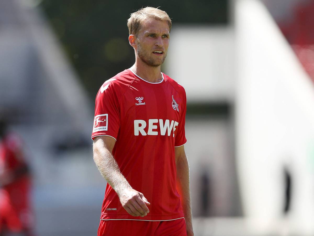 Sebastian Andersson spielt für den 1. FC Köln gegen die Kickers Offenbach.