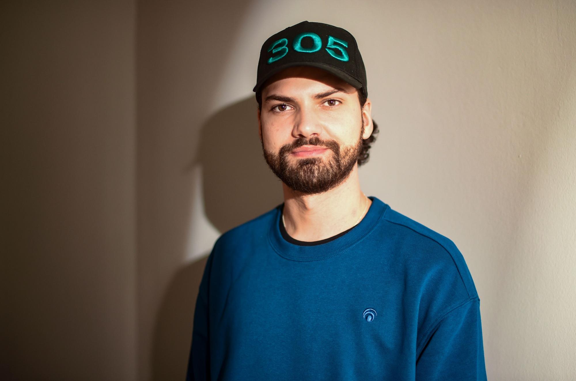 Der Sänger, Schauspieler und Moderator Jimi Blue Ochsenknecht am Rande von Dreharbeiten für ein Musikvideo zu seiner Single „Nicht allein“.