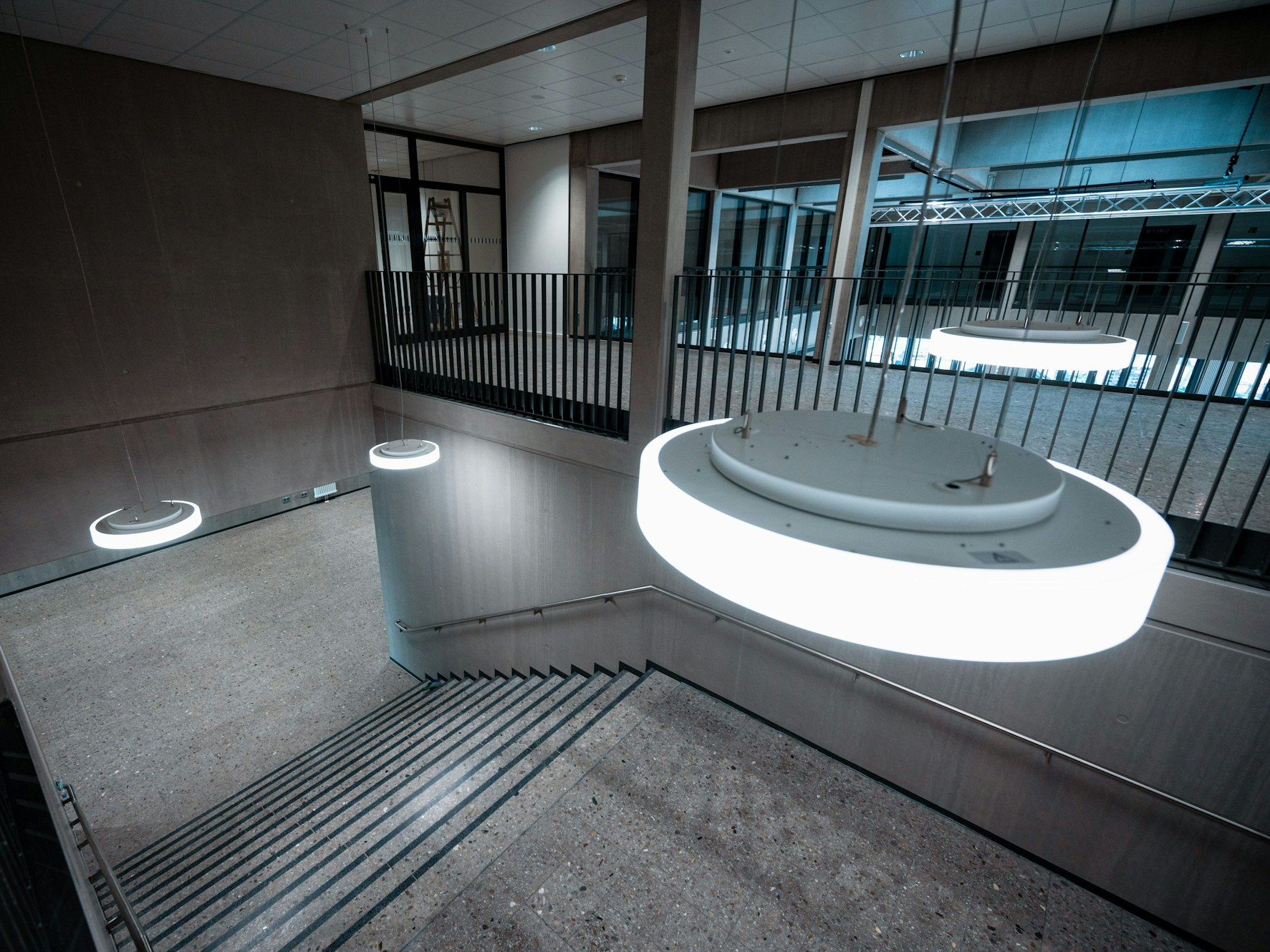 Das neue Schulgebäude an der Zusestraße in Lövenich von innen.