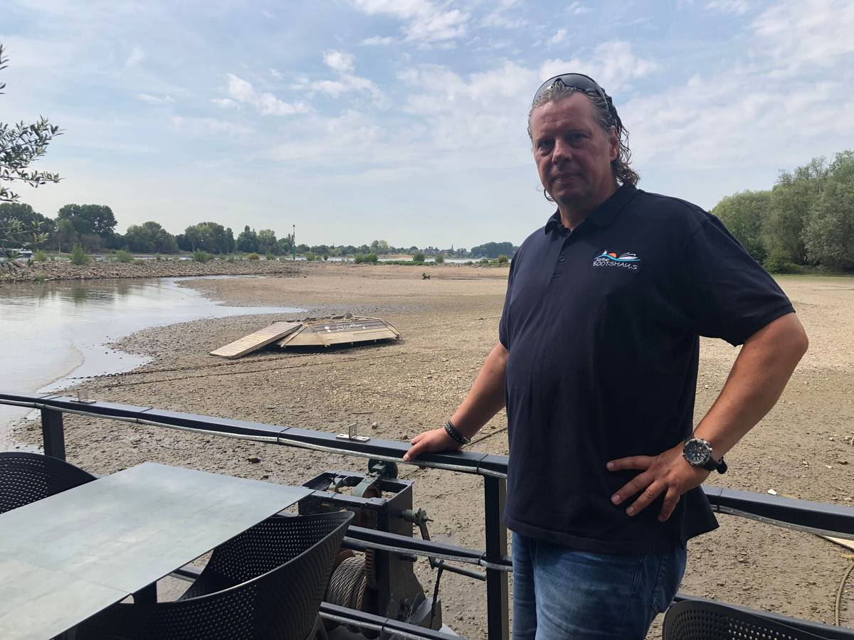 Küchenchef Jörg Blöck an Deck seines Restaurants auf dem Sürther Bootshaus (Archivfoto)