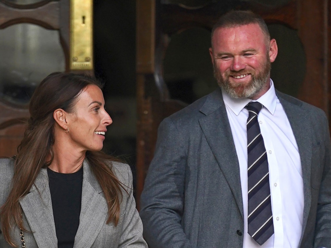 Coleen und Wayne Rooney beim Verlassen des Royal Courts Of Justice. In einem aufsehenerregenden Prozess zwischen zwei englischen Fußball-Spielerfrauen hat Rebekkah Vardy gegen Coleen Rooney verloren.