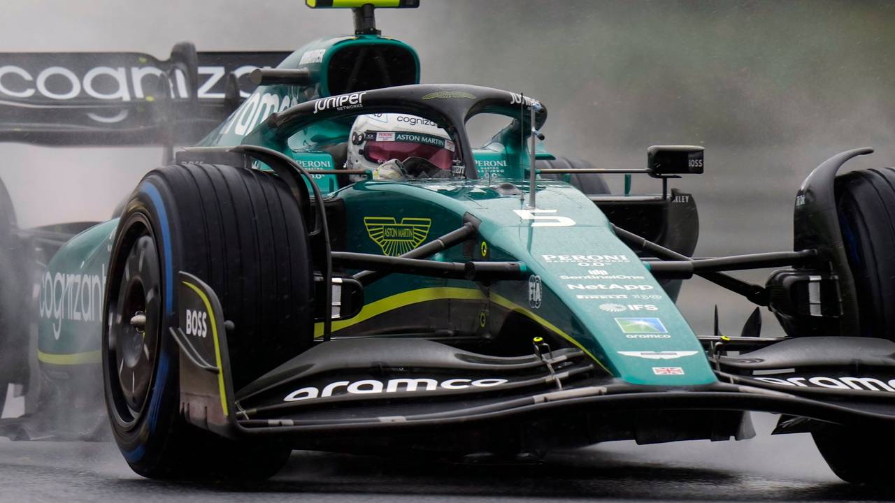 Sebastian Vettel fährt in seinem Aston Martin auf dem Hungaroring. Im Qualifying der Formel 1 lief es für Vettel nicht wie erhofft.
