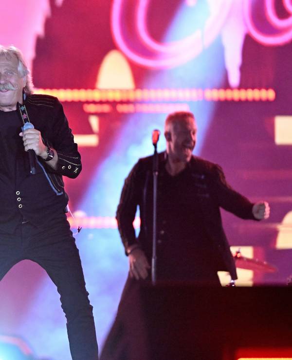 Henning Krautmacher von der Band Höhner steht bei einem Konzert auf der Bühne