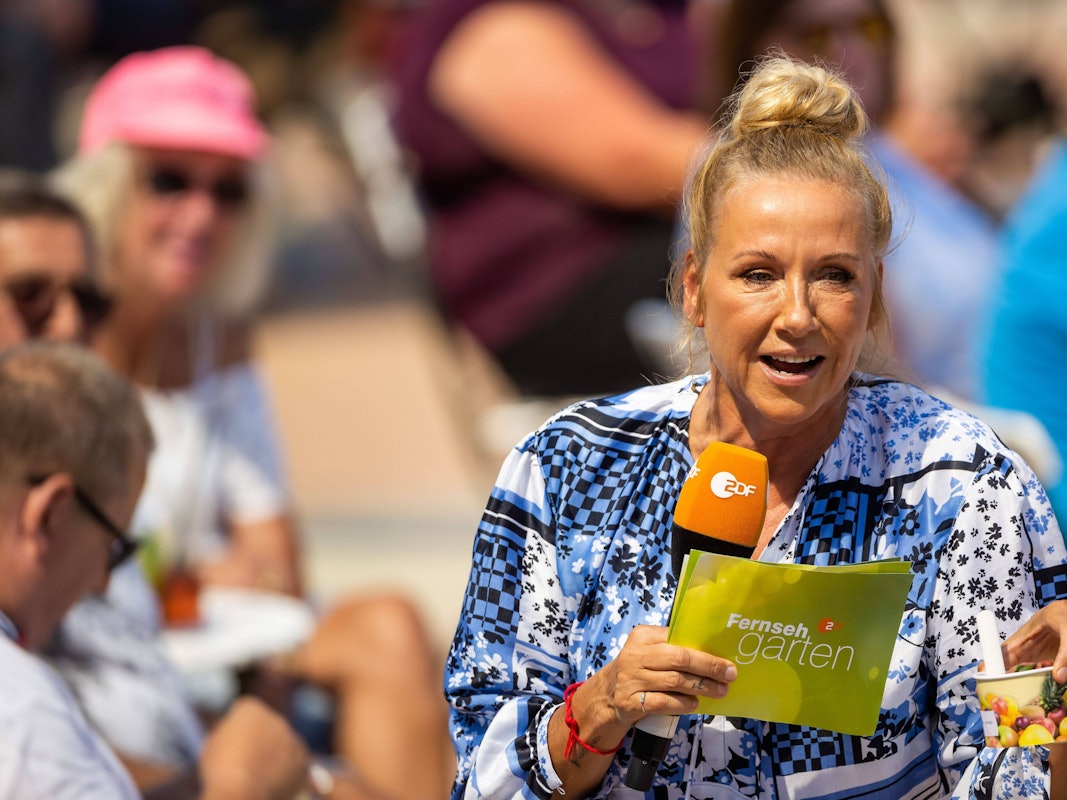 ZDF„Fernsehgarten“-Moderatorin Andrea Kiewel, hier während der Sendung am 24. Juli 2022.