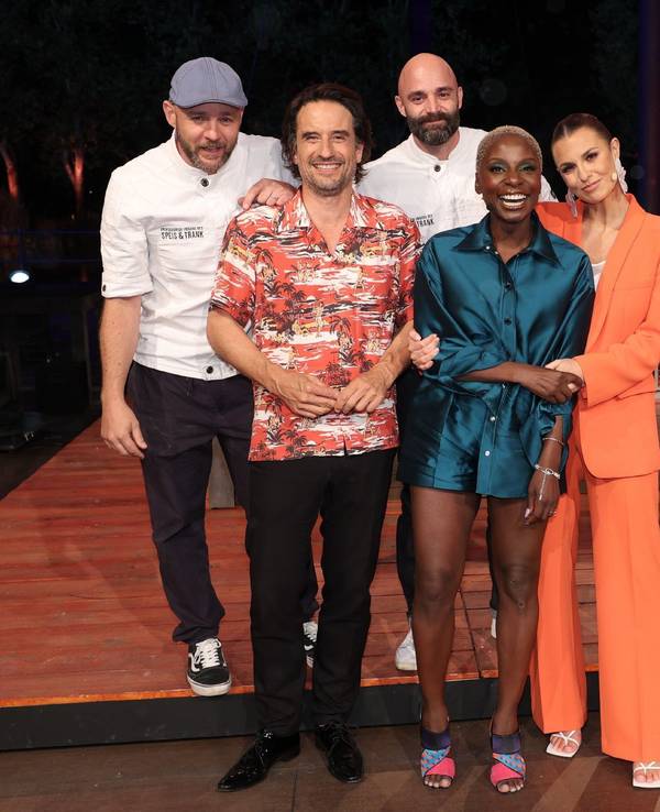 Stefan Eggert, Oliver Mommsen, Matthias Eggert, Nikeata Thompson, Laura
Wontorra, Steffen Henssler und Chris Tall posieren für ein Foto.