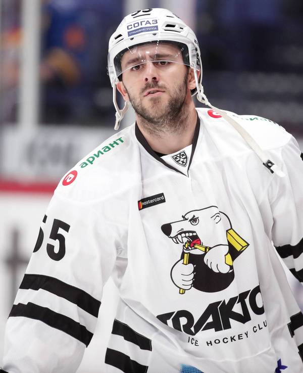 Nick Bailen im Trikot der Traktor Tscheljabinsk.