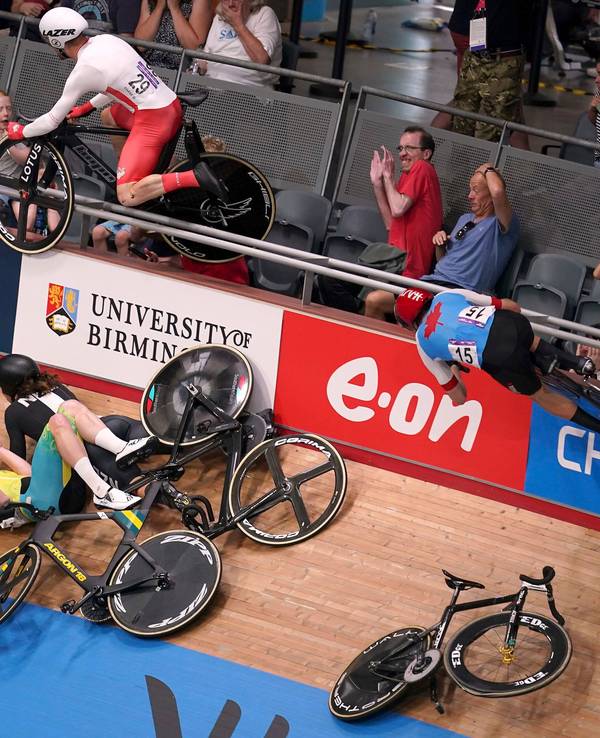 Horrorcrash beim Bahnradfahren der Commonwealth Games.