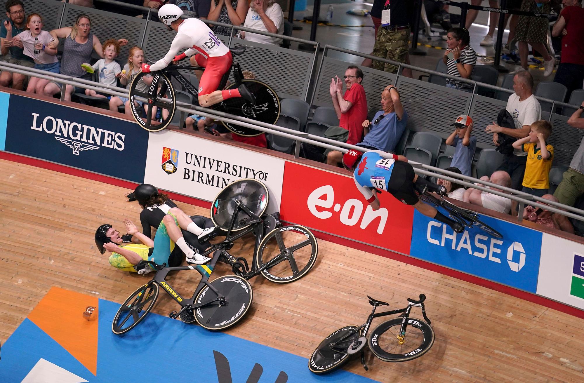 Horrorcrash beim Bahnradfahren der Commonwealth Games.