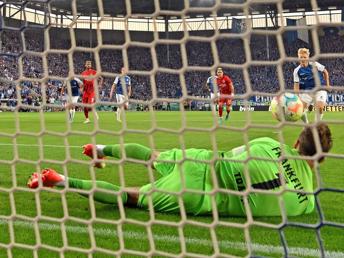 Kevin Trapp hält den Kasten von Eintracht Frankfurt sauber.