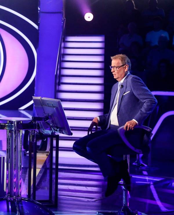 Moderator Günther Jauch mit Kandidat Zekihan Büyükyilmaz