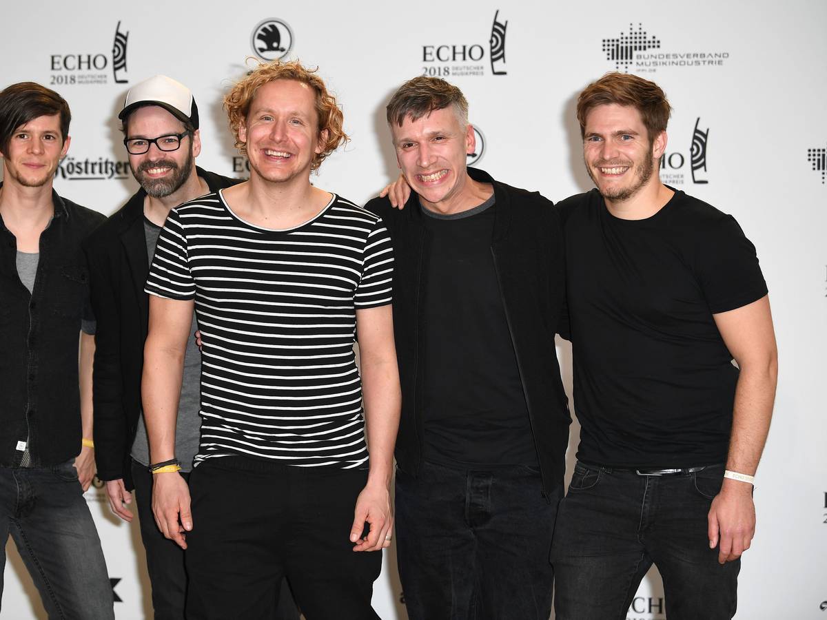 Kasalla bei der Echo-Verleihung 2018 in Berlin. Jetzt hat die Kölsch-Band die „Rudeldiere“-Europa-Tournee abgesagt.