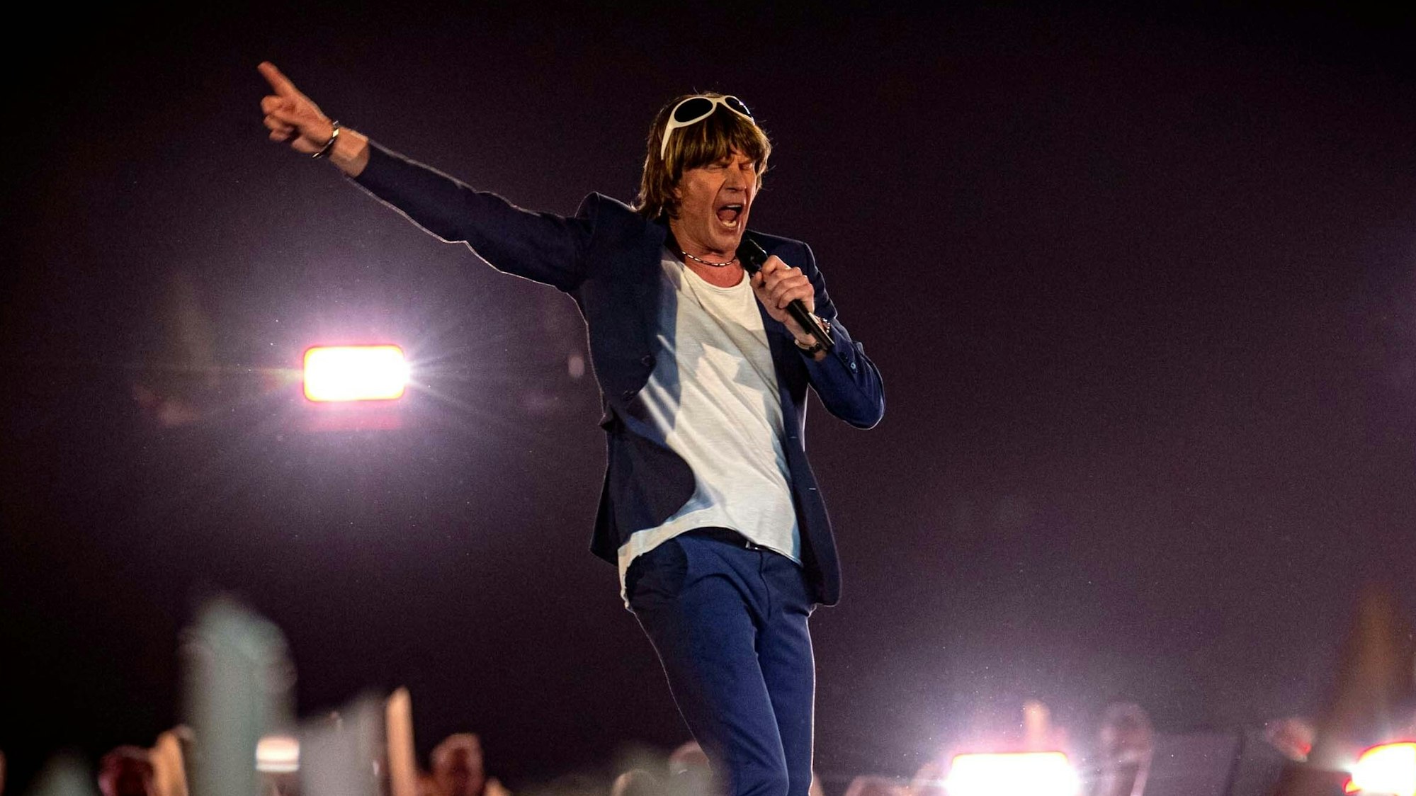 Schlagersänger Mickie Krause singt auf der Bühne beim Schlagerboom 2021 am 23.10.2021. Er verrät pikante Details über die Ehe mit seiner Frau Ute.