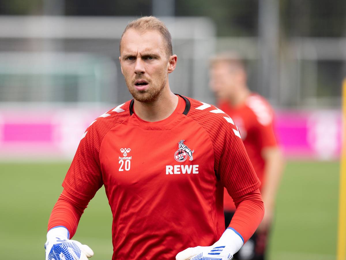 Marvin Schwäbe im Training des 1. FC Köln.