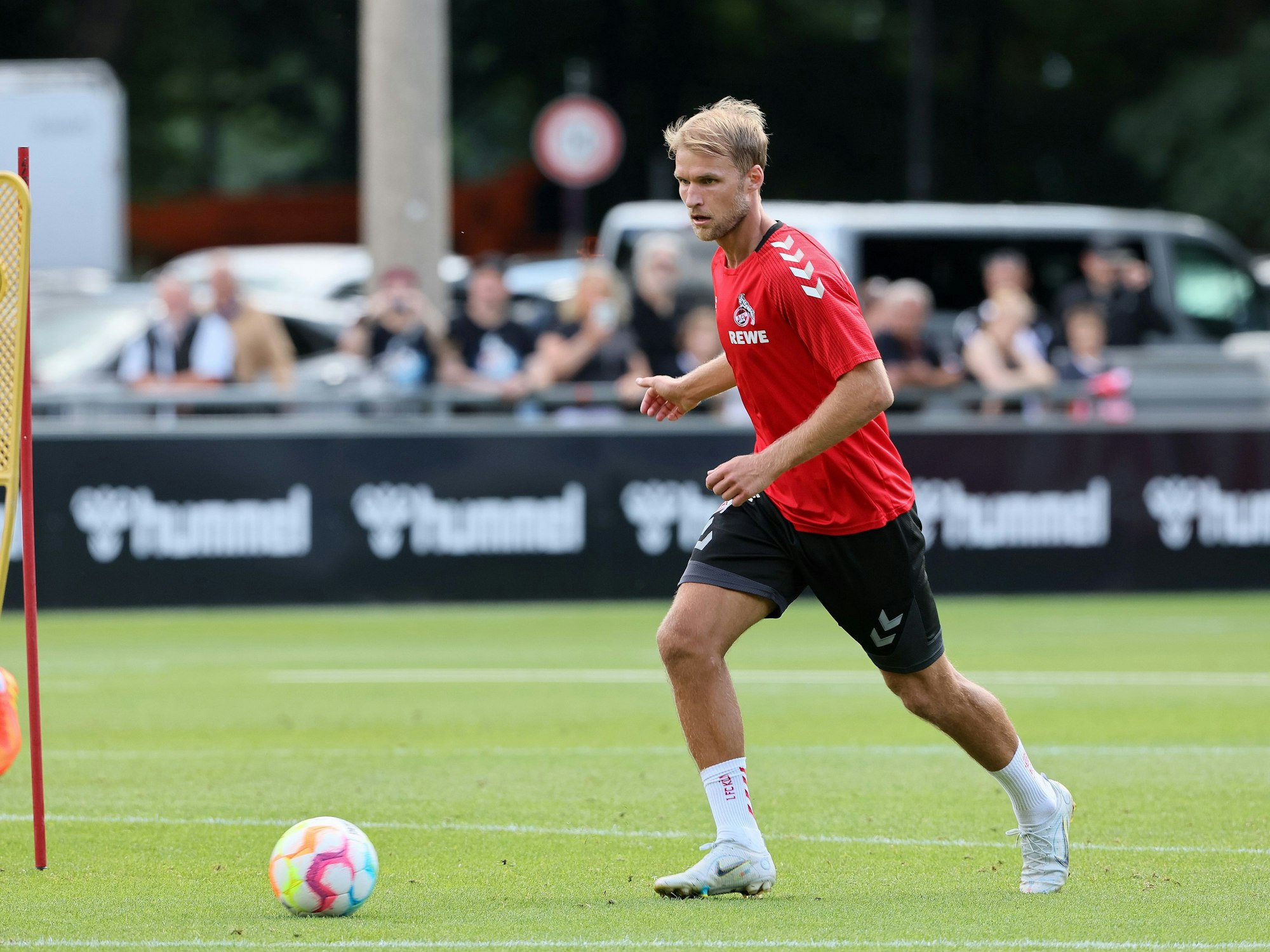 Sebastian Andersson im Training des 1. FC Köln.