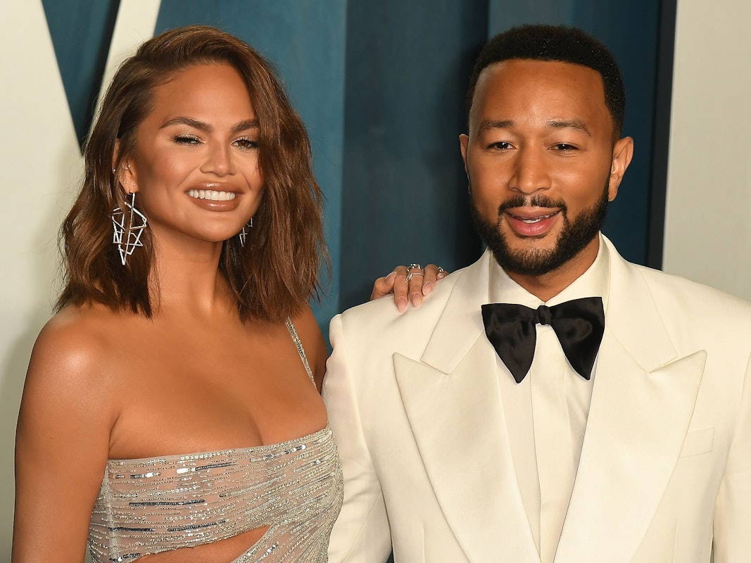 Das amerikanische Model Chrissy Teigen und ihr Ehemann John Legend kommen zur 94. jährlichen Oscar-Verleihung.