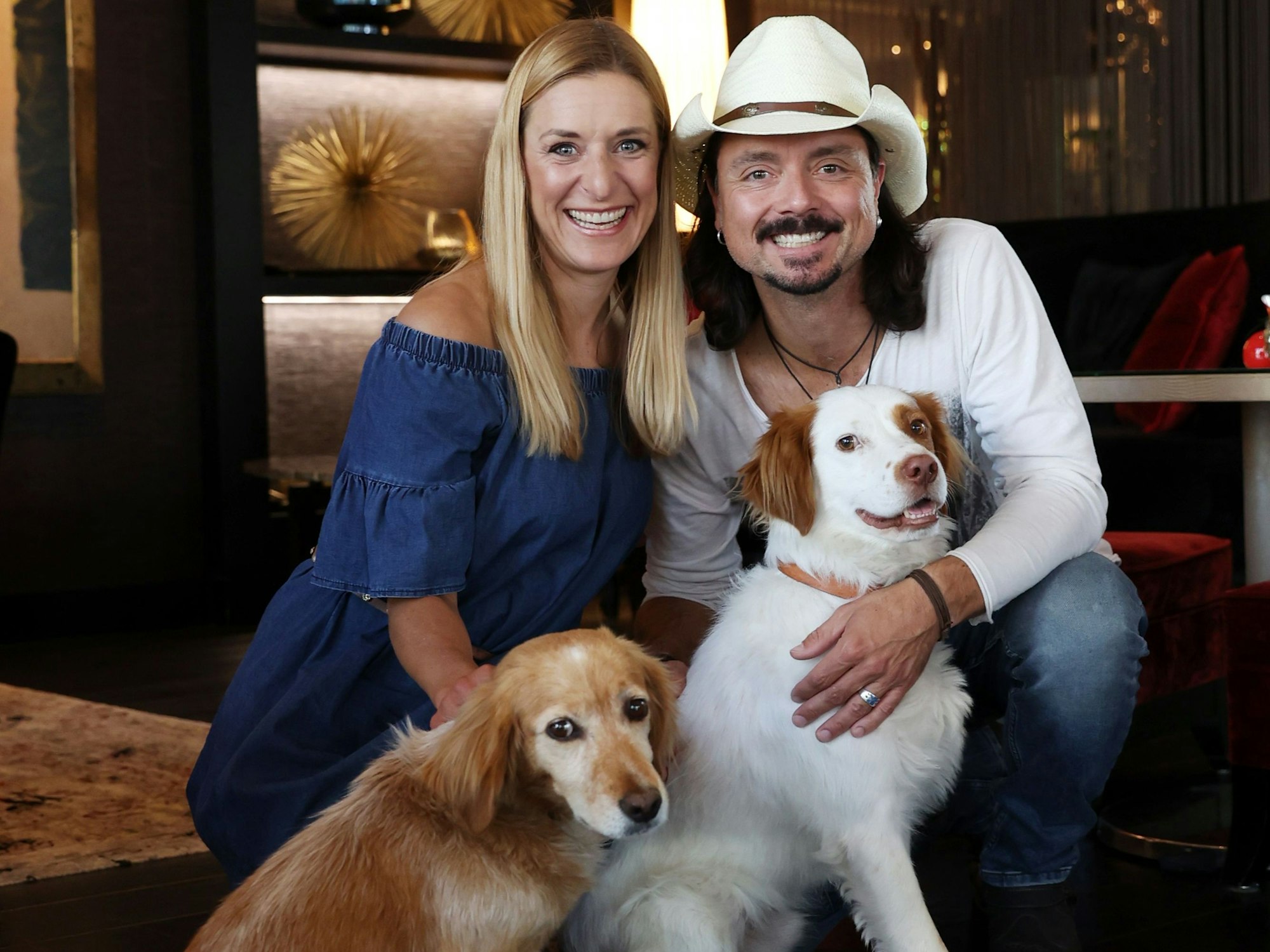 Stefanie Hertel und ihr Ehemann Lanny Isis am 19. Juli 2022 in Köln