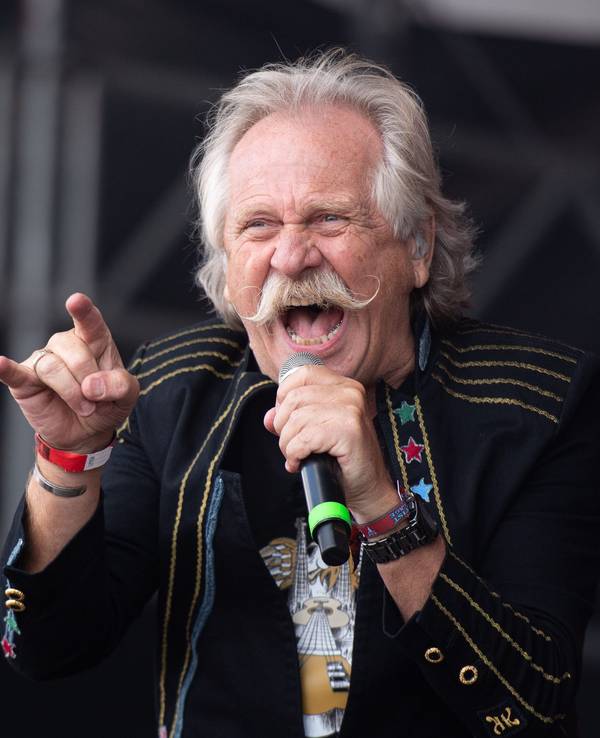 Henning Krautmacher, Sänger der Band Höhner, steht beim Wacken Open Air Festival auf der Bühne