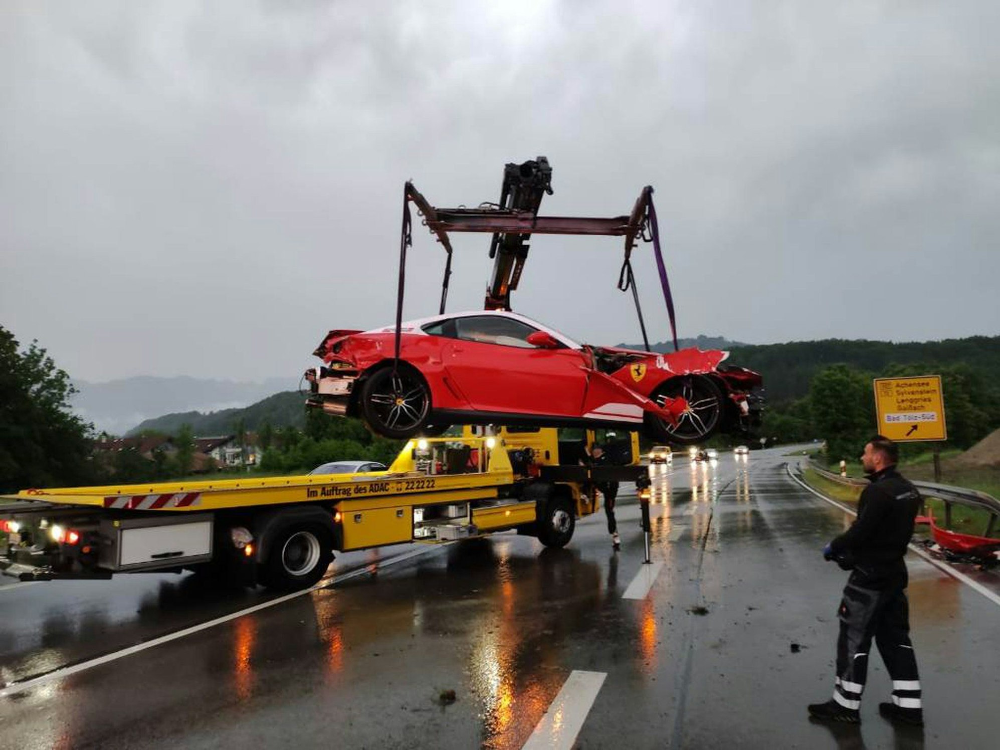 Im Juni 2021 kam der seltene Ferrari 599 (620 PS) bei Bad Tölz von der Straße ab.