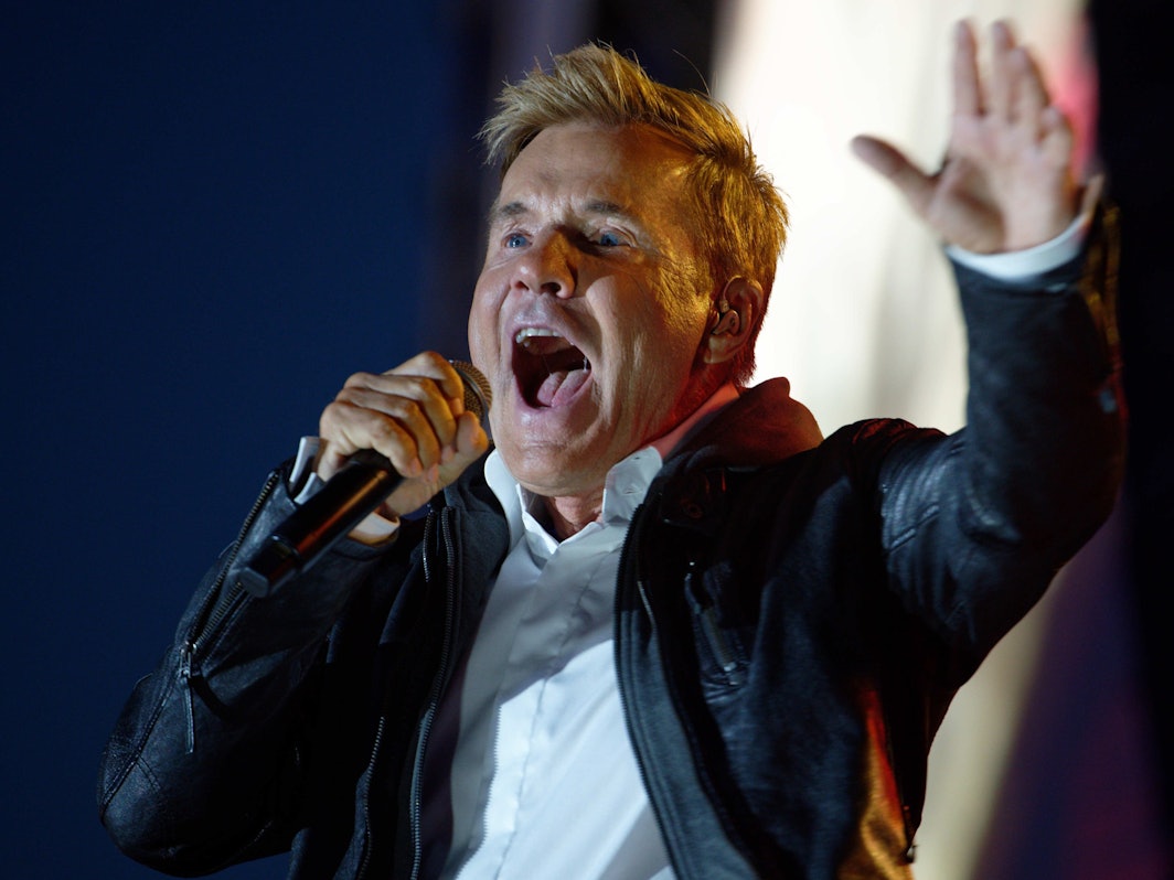 Der Sänger Dieter Bohlen steht beim Schlager-Event "Lieblingslieder" in der Rheinaue in Bonn auf der Bühne.