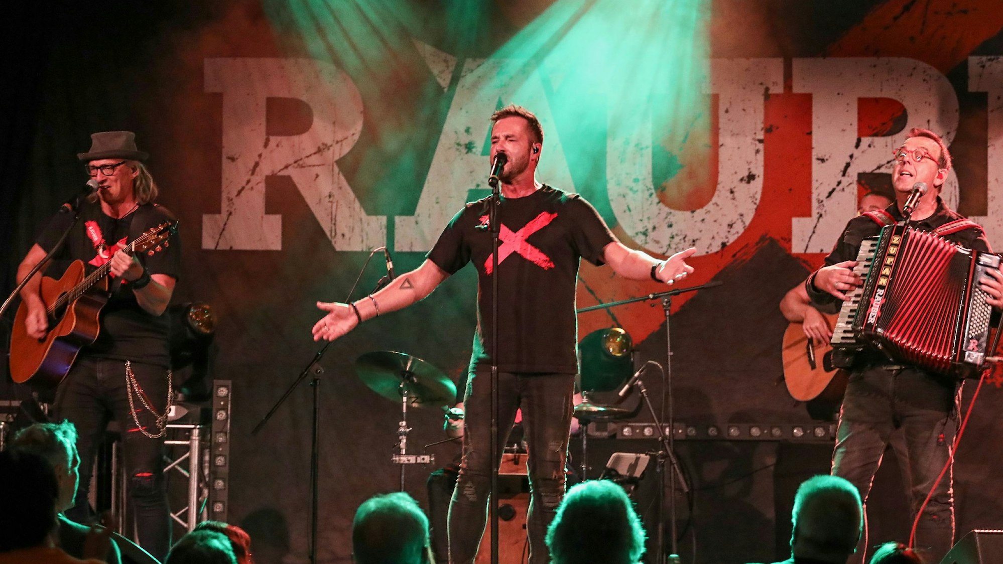 Die Räuber stehen am Samstag (6. August)auf der Kölner Volksbühne.