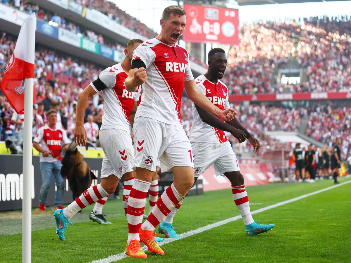 Der 1. FC Köln jubelt beim Bundesliga-Auftakt gegen Schalke 04