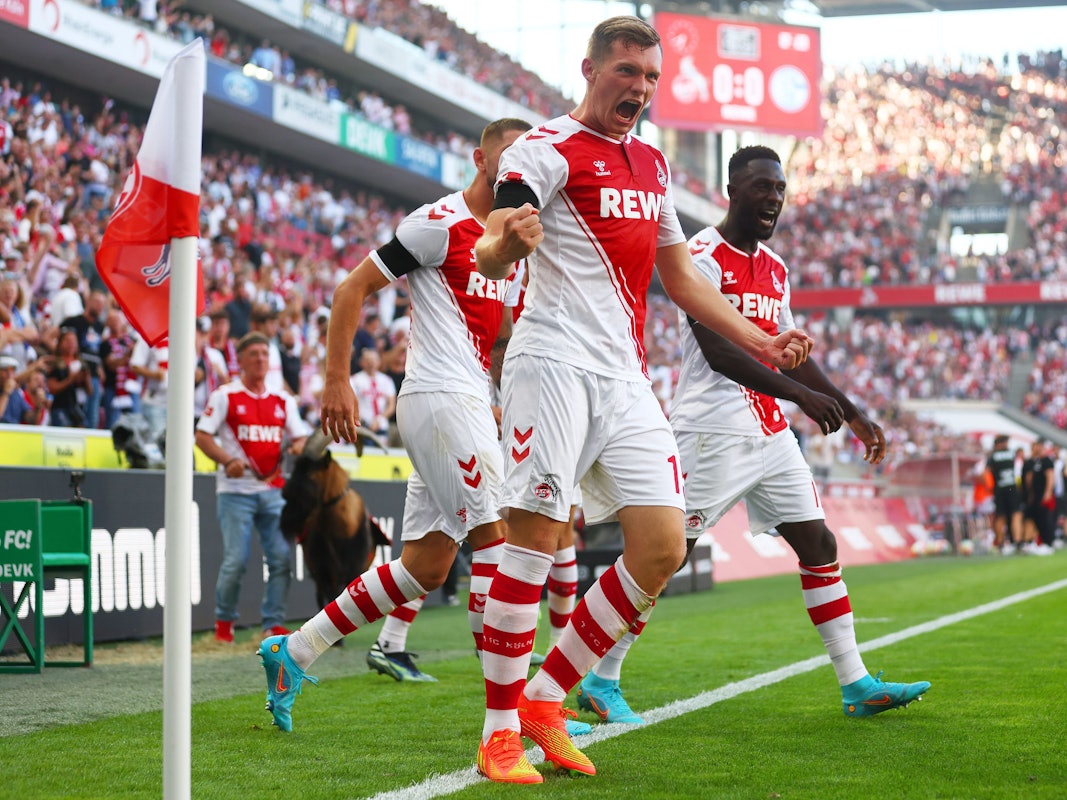 Der 1. FC Köln jubelt beim Bundesliga-Auftakt gegen Schalke 04