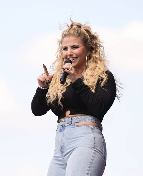 Beatrice Egli bei einem Konzert in Bonn