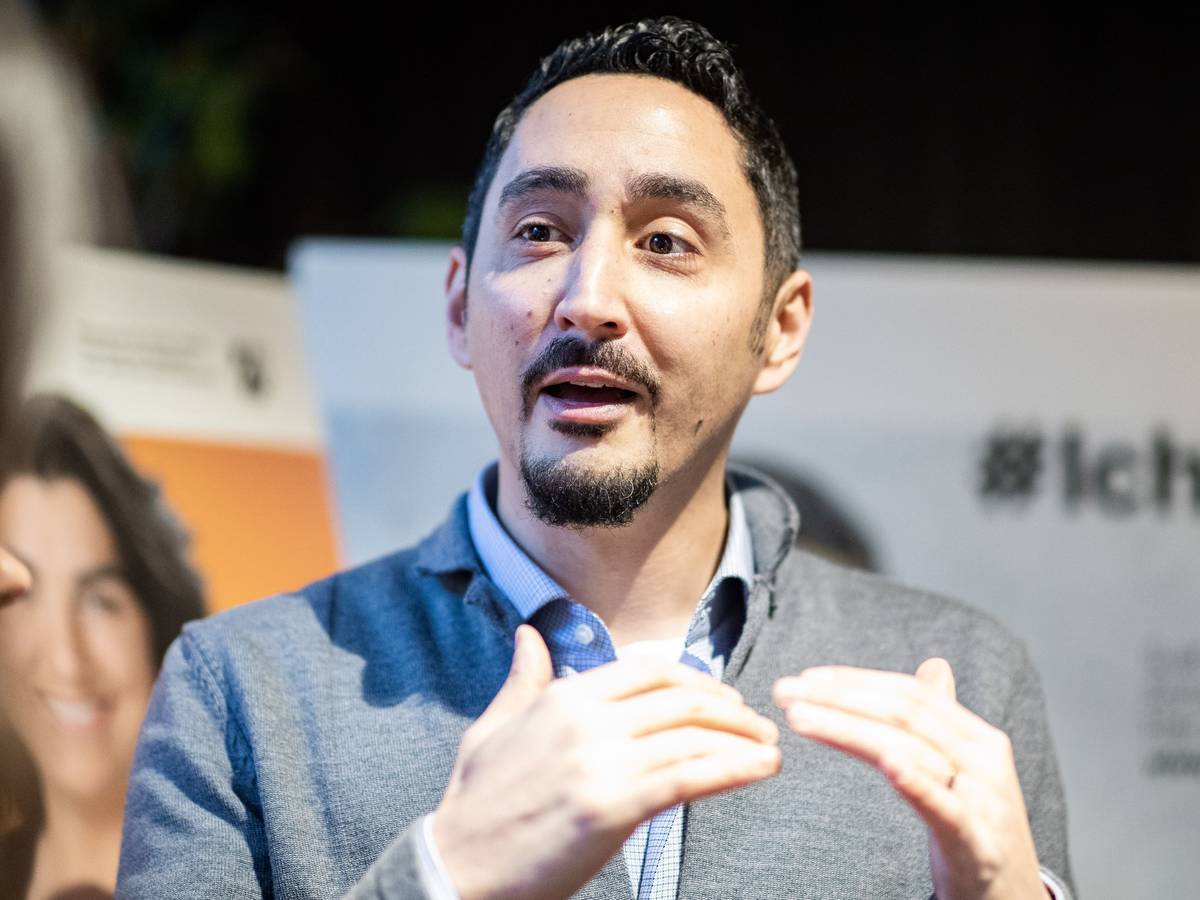 Der Rapper Eko Fresh spricht am 6. Februar 2020 im Rahmen der Integrationskampagne #IchDuWirNRW mit Journalisten.