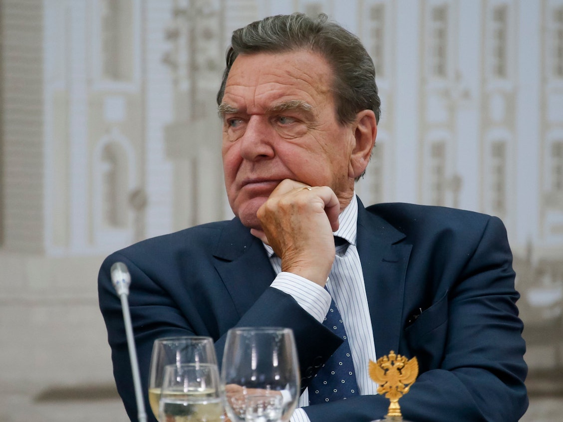 Gerhard Schröder, Altkanzler und Gaslobbyist (hier 2016): Hat er wegen seiner Nähe zu Russland gegen die Parteiordnung der SPD verstoßen?