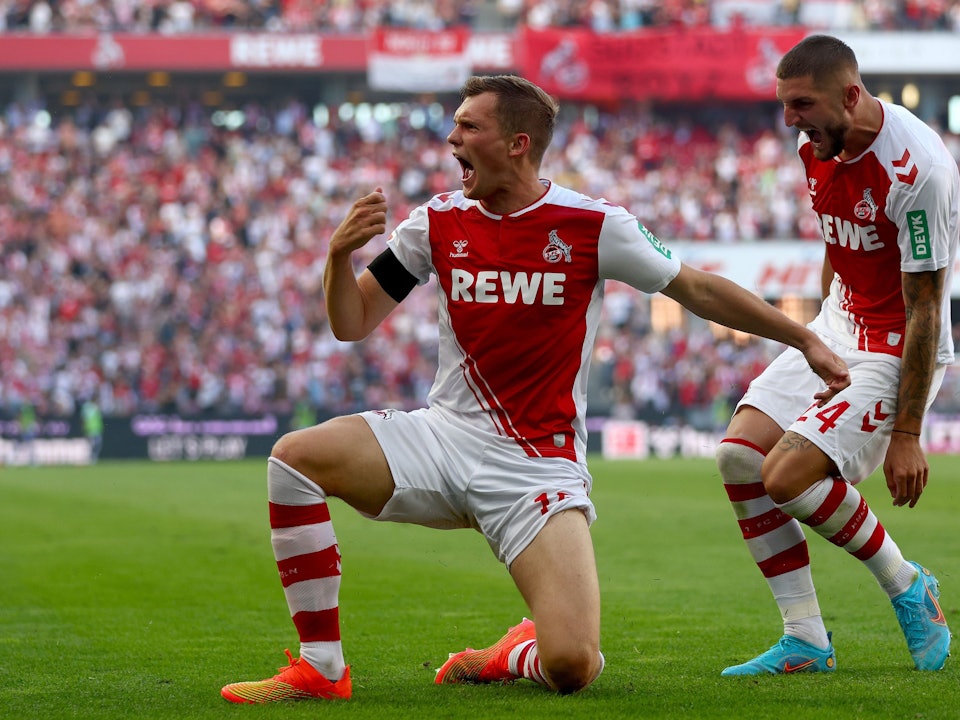 Luca Kilian bejubelt mit Jeff Chabot seinen Treffer.