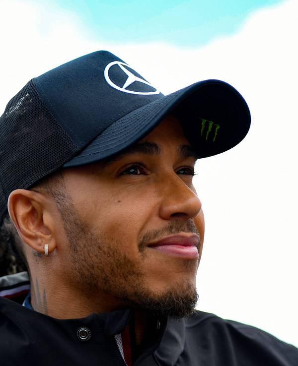 Lewis Hamilton mit guter Laune.