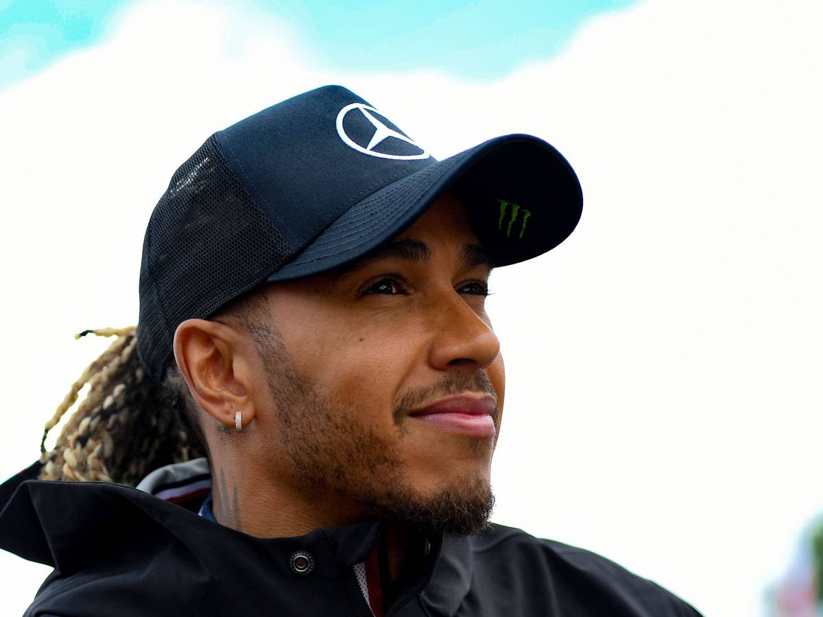 Lewis Hamilton mit guter Laune.