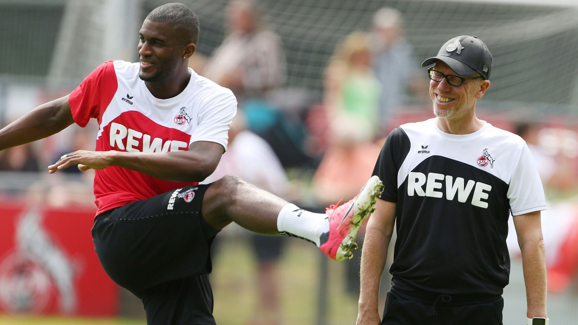 Anthony Modeste und Peter Stöger zu gemeinsamen Tagen beim 1. FC Köln, hier am 6. Juli 2017 am Geißbockheim