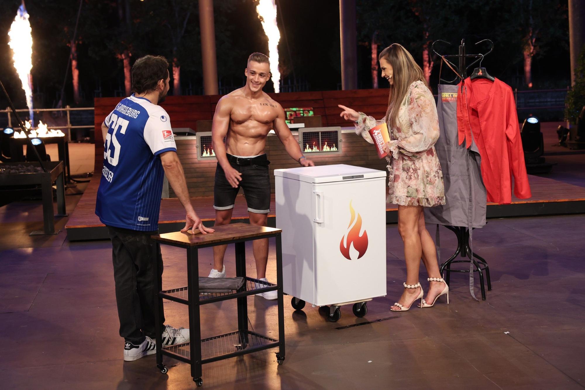Steffen Henssler, Bodybuilder Daniel und Laura Wontorra bei Grill den Henssler.