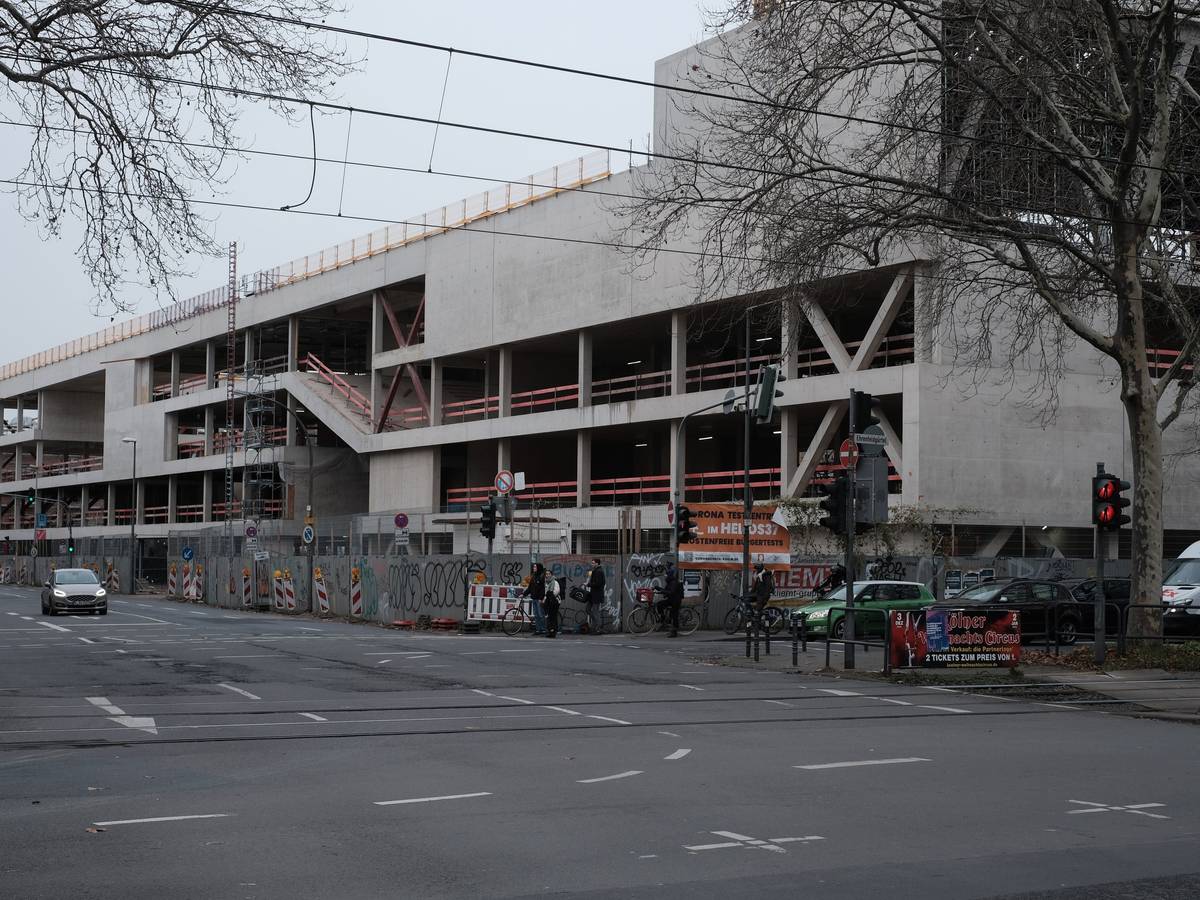 Die Baustelle der Helios-Schulen am 10. Dezember 2021 in Köln-Ehrenfeld.
