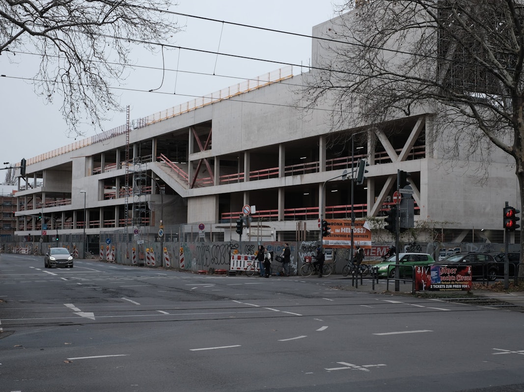 Die Baustelle der Helios-Schulen am 10. Dezember 2021 in Köln-Ehrenfeld.